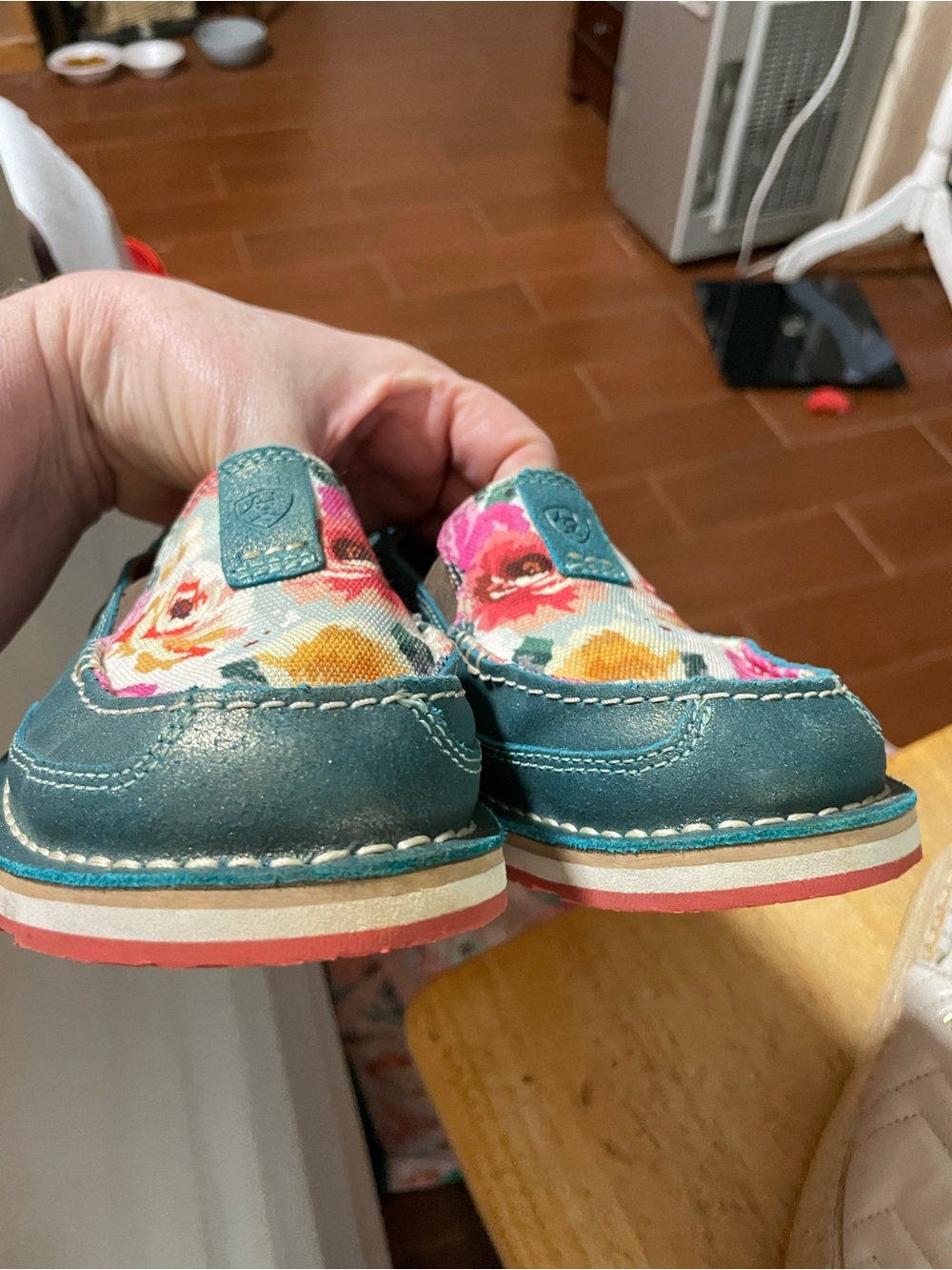 Ariat Cruiser slip on shoe flat loafer pool blue floral pink yellow canvas 8 MED - Picture 14 of 16